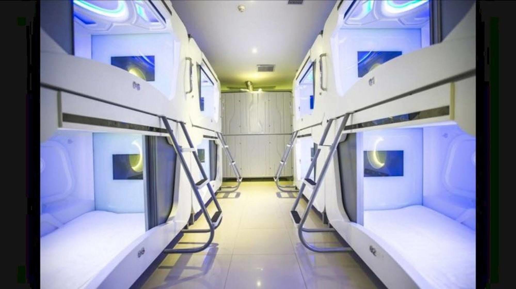 Time Capsule Hotel George Town Esterno foto