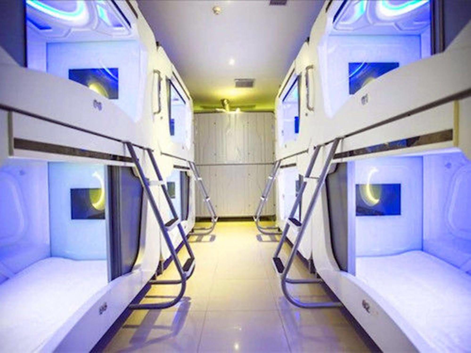 Time Capsule Hotel George Town Esterno foto
